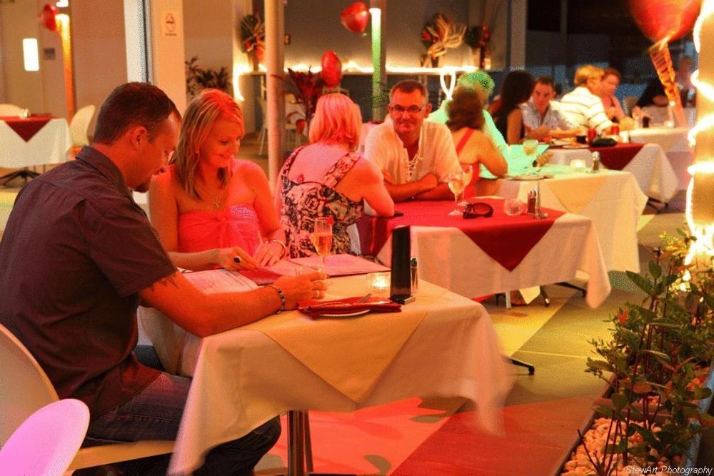 Ramada By Wyndham Hervey Bay Eksteriør billede A restaurant in Croatia