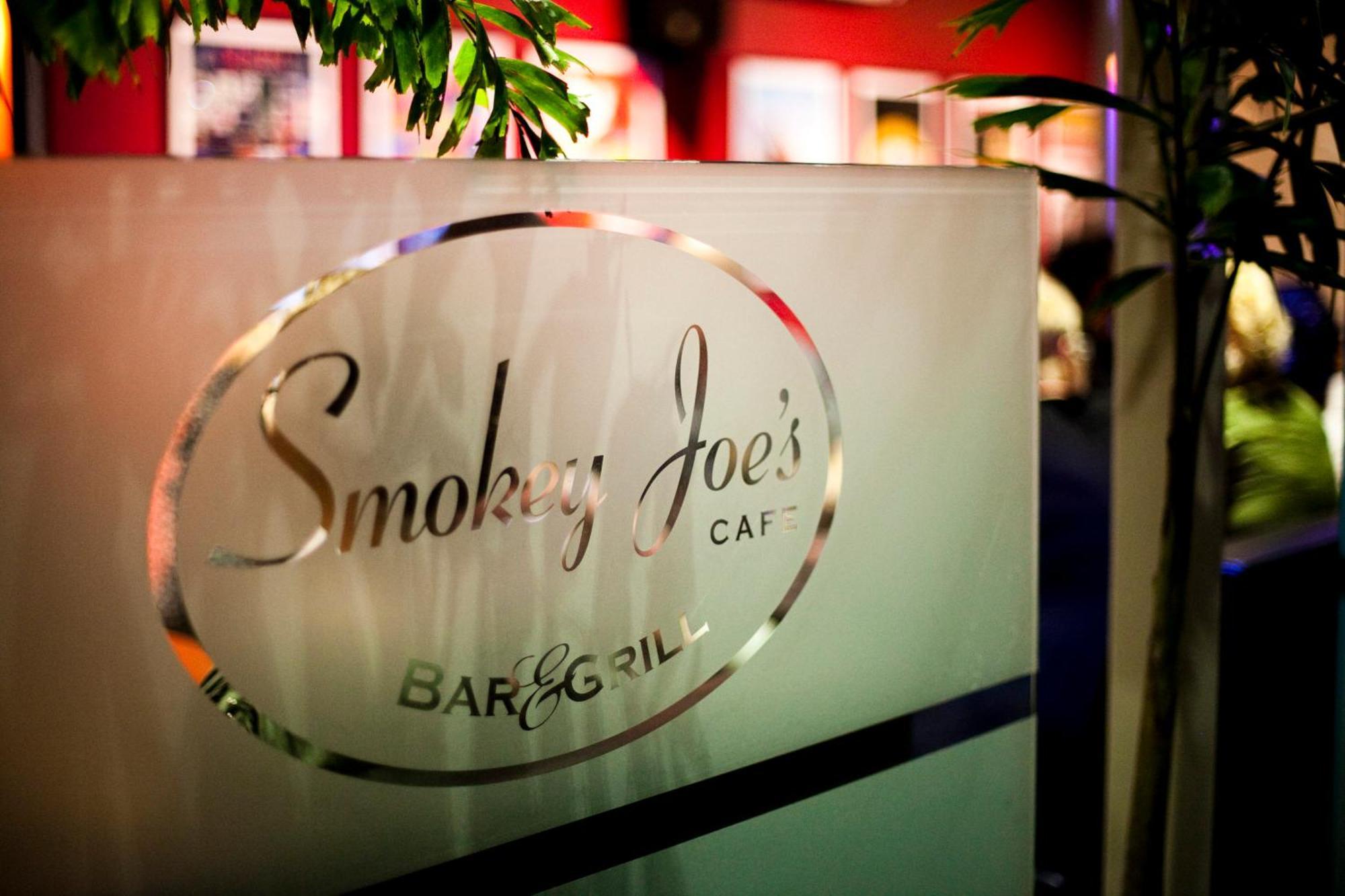 Ramada By Wyndham Hervey Bay Eksteriør billede Smokey Joe's