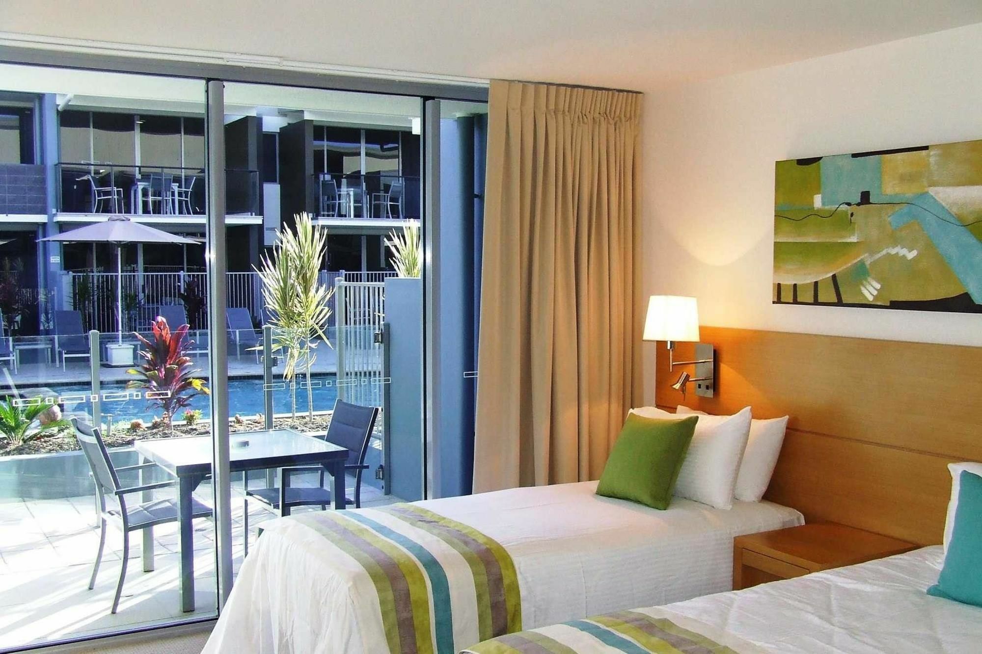 Ramada By Wyndham Hervey Bay Eksteriør billede A room at the Mantra Crown Towers