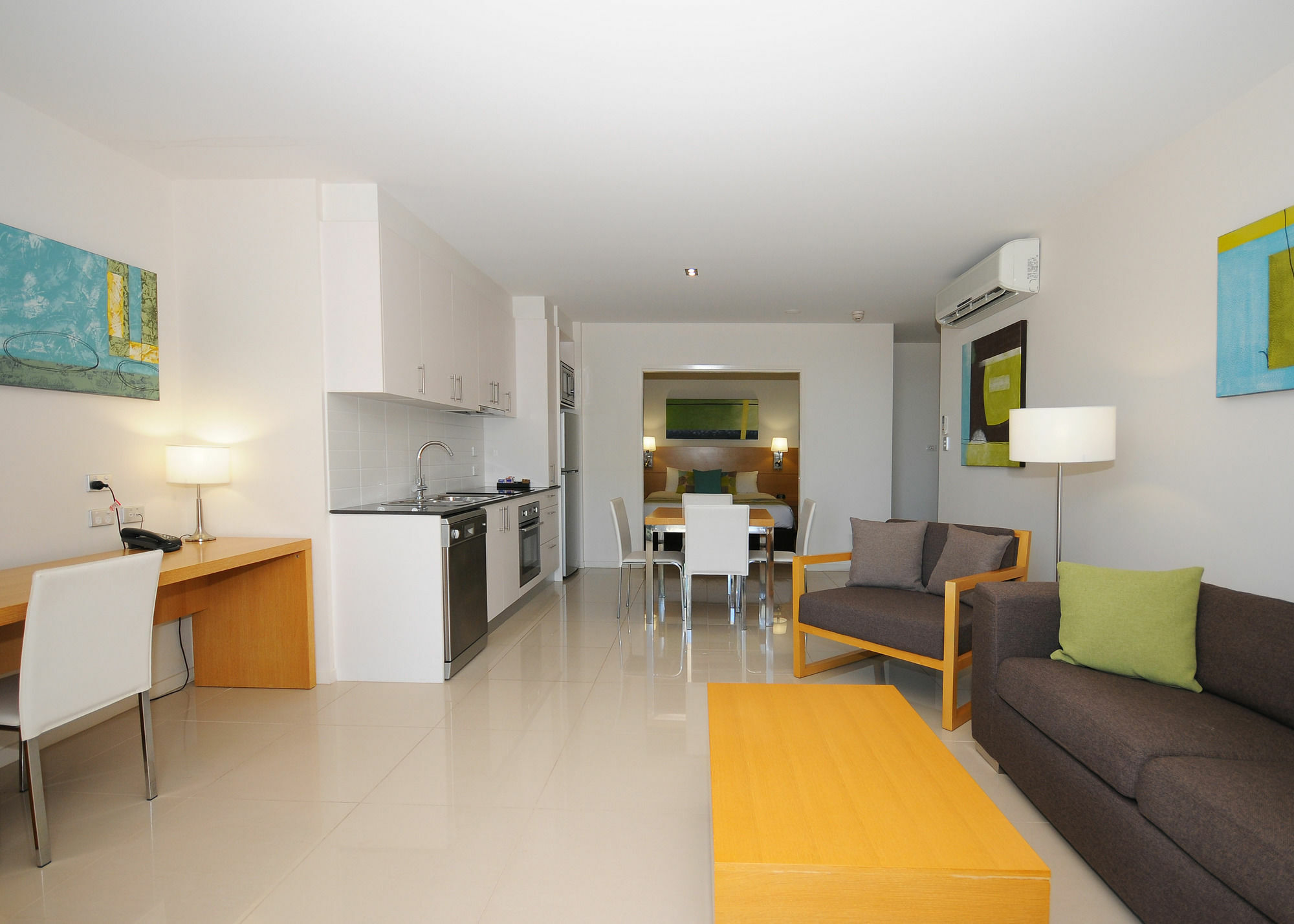 Ramada By Wyndham Hervey Bay Eksteriør billede A typical apartment at the Village