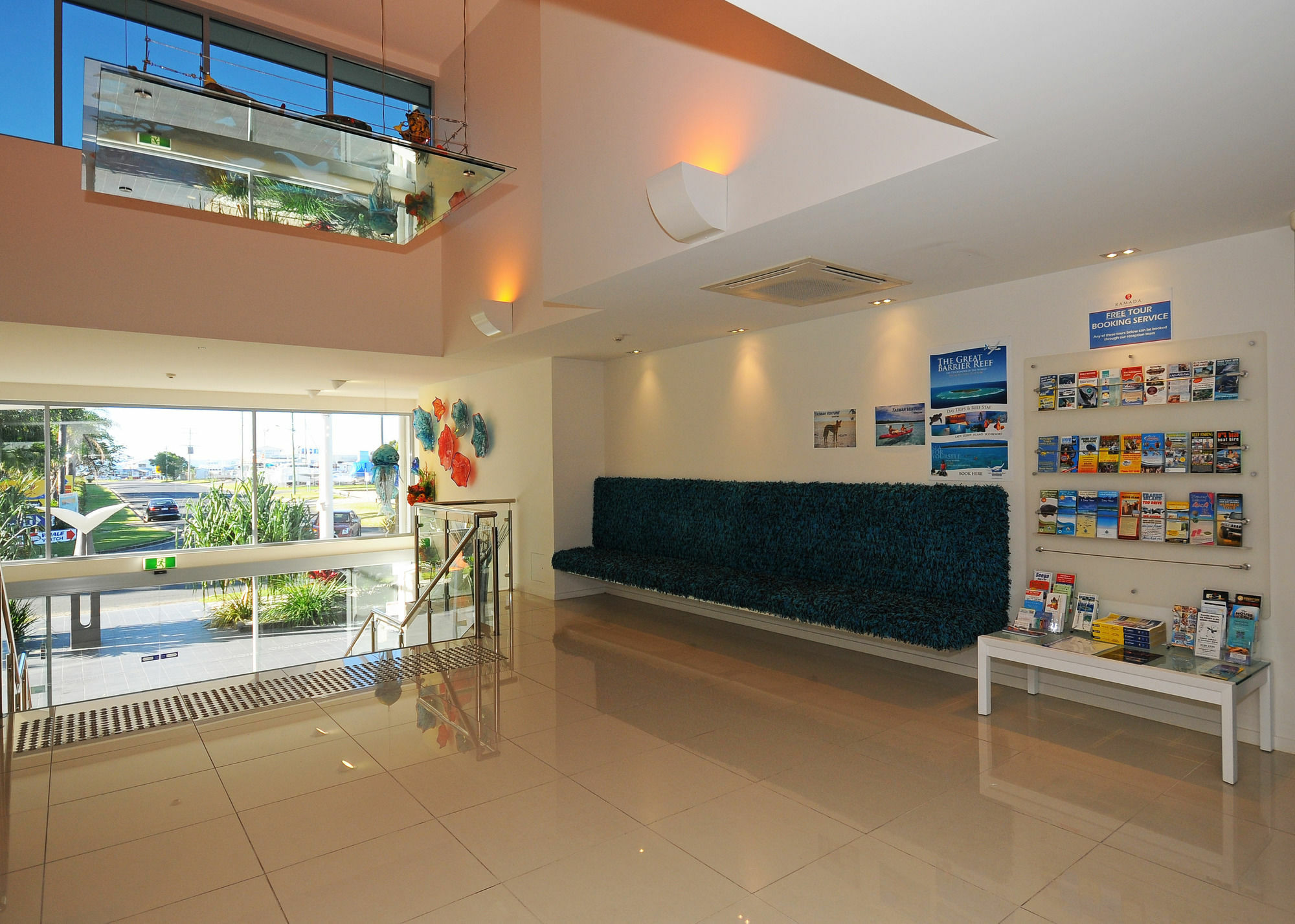 Ramada By Wyndham Hervey Bay Interiør billede Lobby